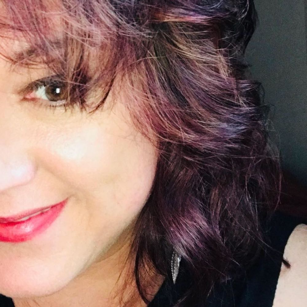 Meet your Posher, Suzanne